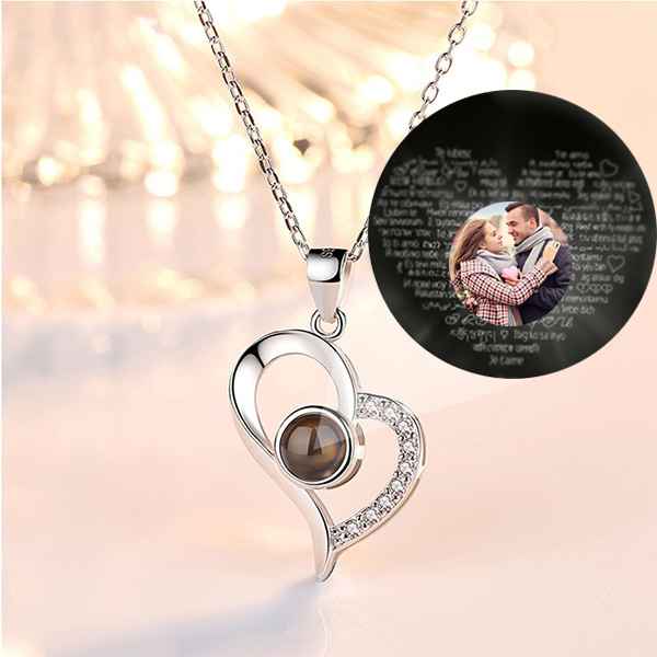 Collier de projection photo coeur personnalisé avec je t'aime en 100 langues